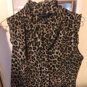 Sleeveless cheetah print top
